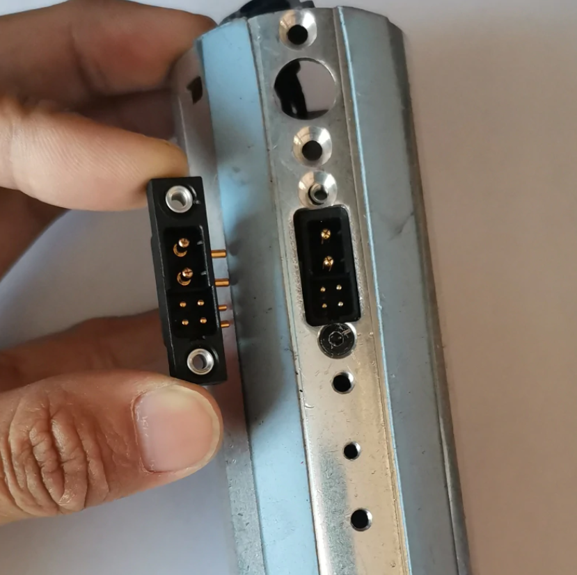 Segway Ninebot ES välise aku ja kontrolleri pistikud elektrilisele tõukerattale