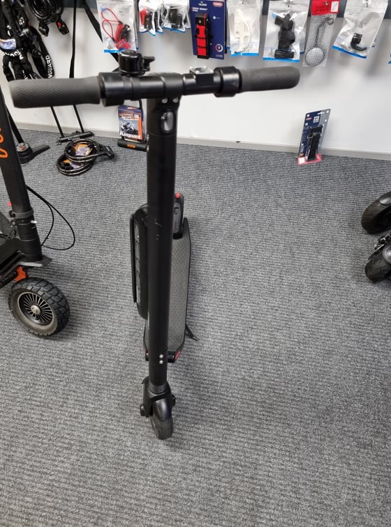 Kasutatud elektritõukeratas Segway Ninebot ES3 (müüdud)