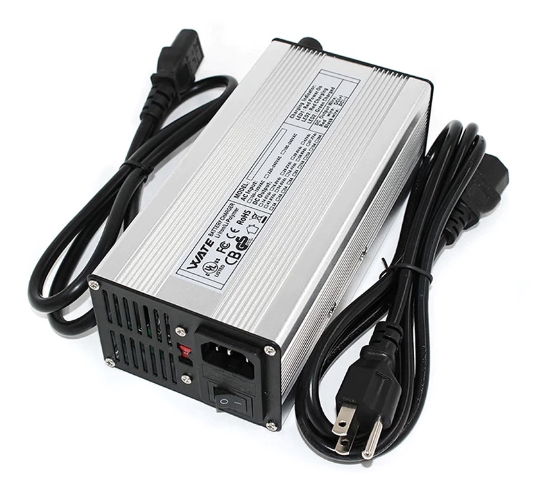 Elektritõukeratta kiirlaadija WATE 84V 5A (72V) GX16