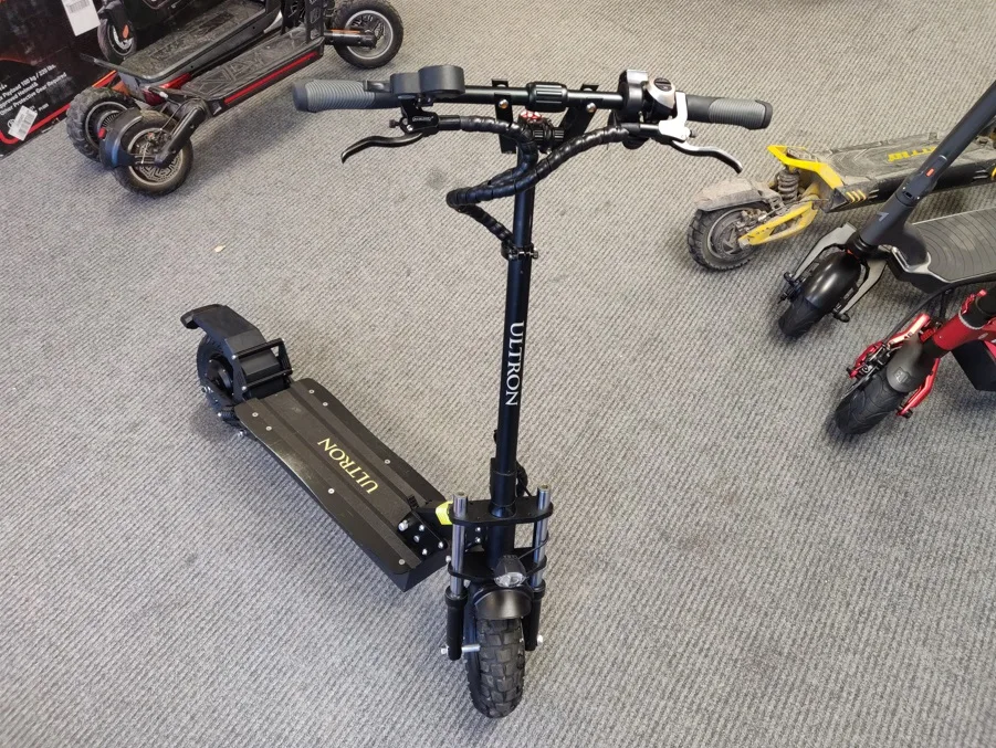 Kasutatud elektritõukeratas Ultron T103