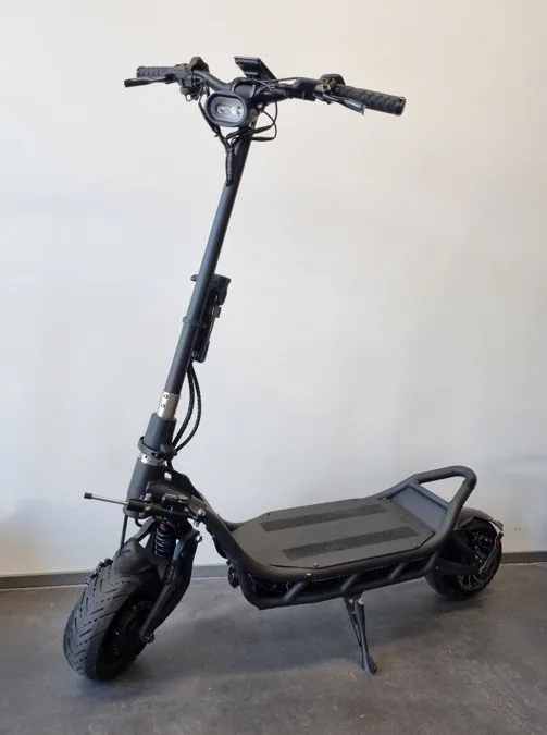 Kasutatud elektritõukeratas Nami Burn-E 2 Max